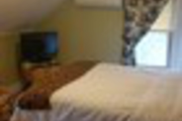 Room 71 of 198