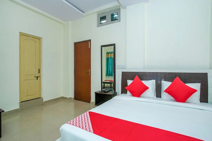 Room 6 of 13