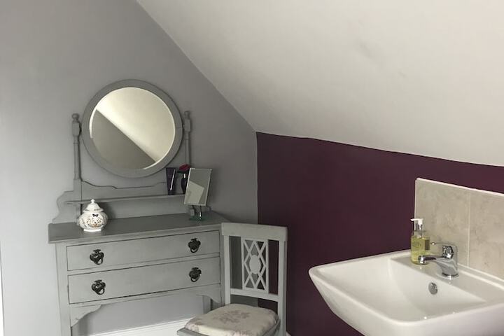 Room 11 of 11