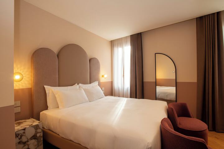 Room 46 of 109