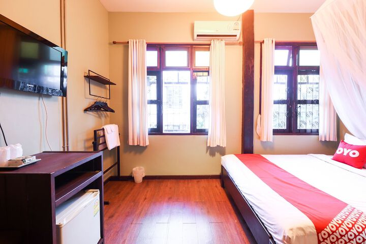 Room 9 of 37