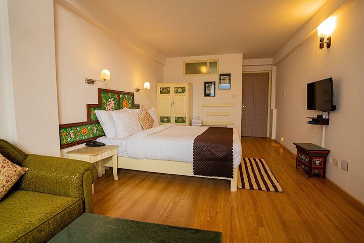 Room 16 of 43