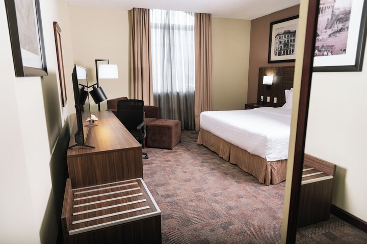 Room 26 of 90
