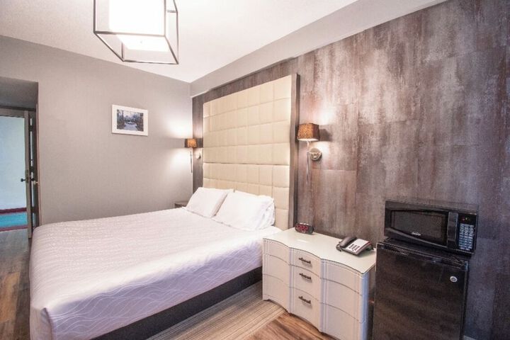 Room 7 of 19