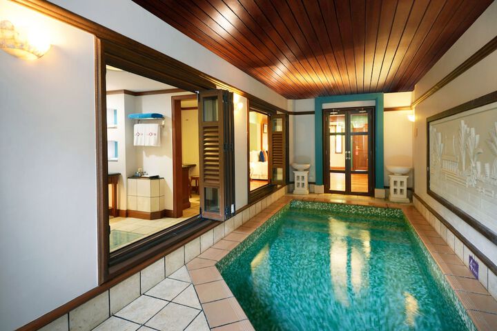 Pool 44 of 90