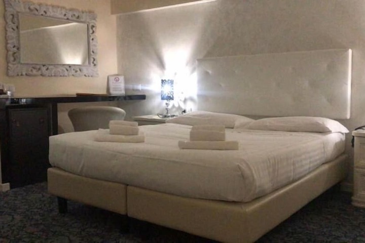 Room 19 of 63