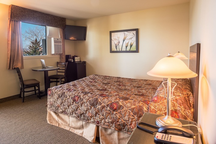 Room 10 of 28