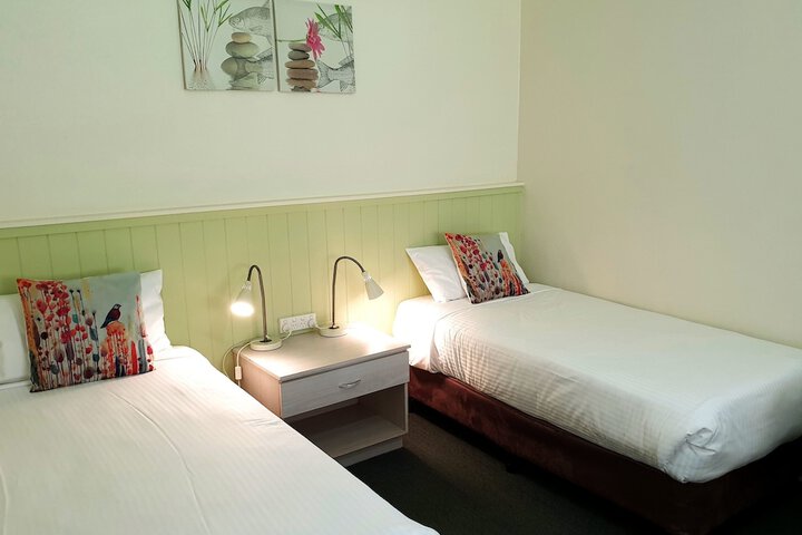 Room 10 of 84