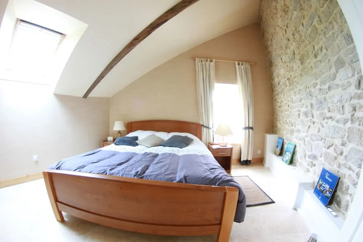 Room 5 of 24