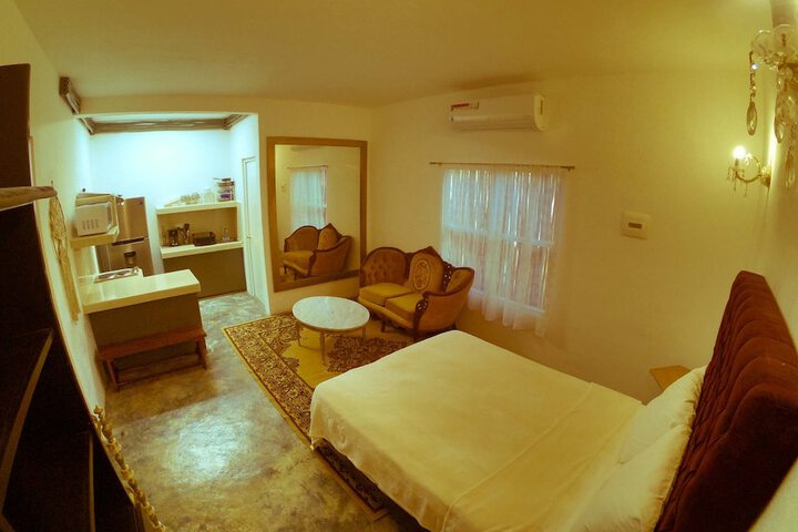 Room 3 of 18