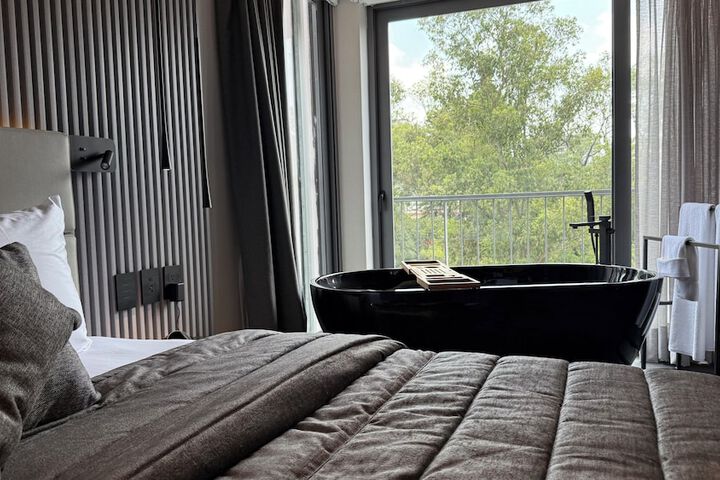 Room 44 of 64
