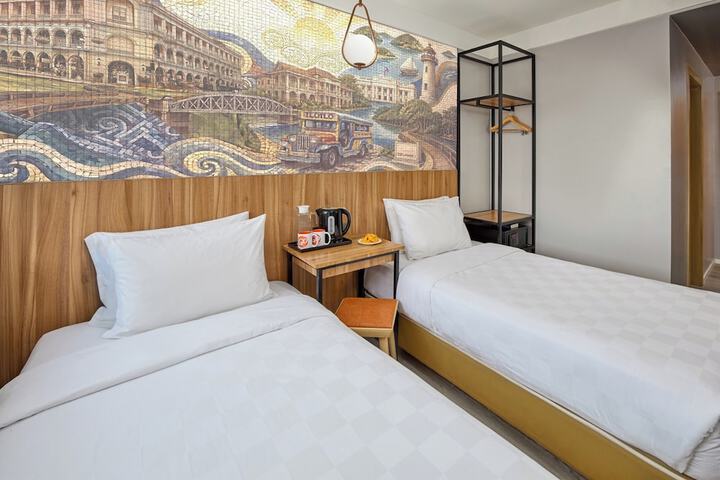 Room 17 of 31