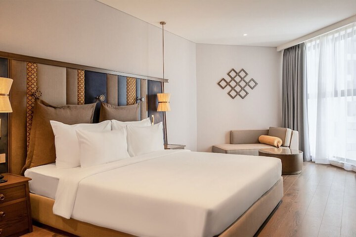 Room 2 of 130