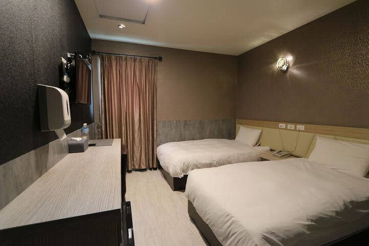 Room 17 of 99