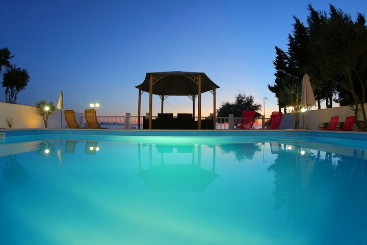 Pool 46 of 74