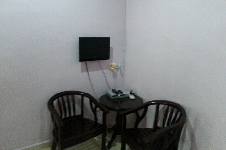 Room 5 of 11