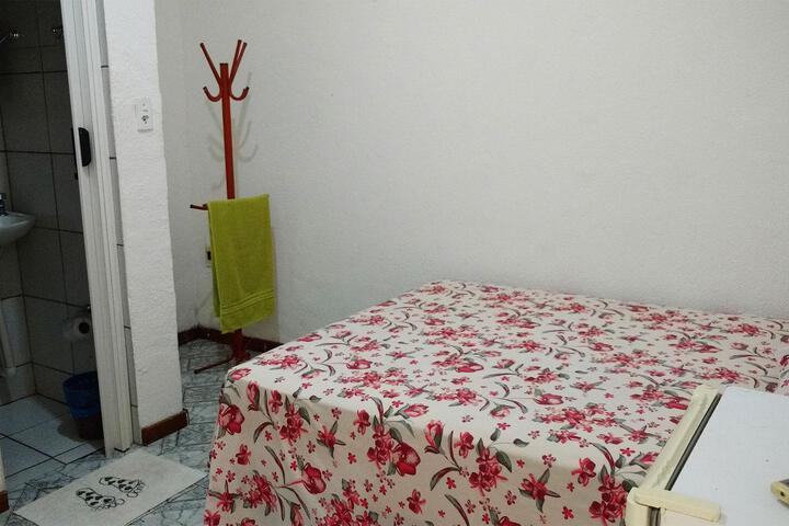 Room 4 of 10
