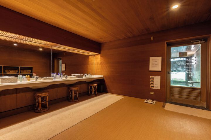 Room 16 of 20