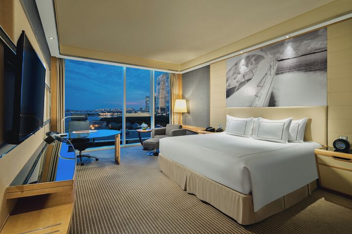 Room 25 of 130