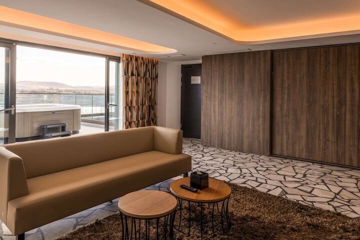 Room 36 of 177