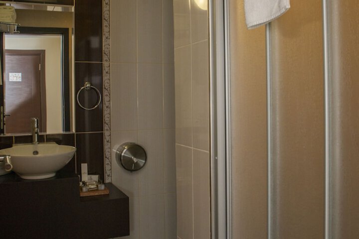 Room 21 of 36