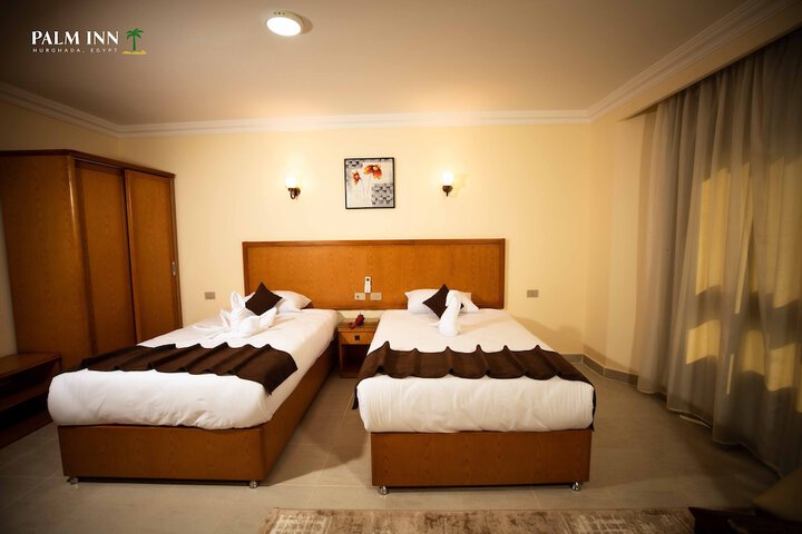 Room 6 of 76