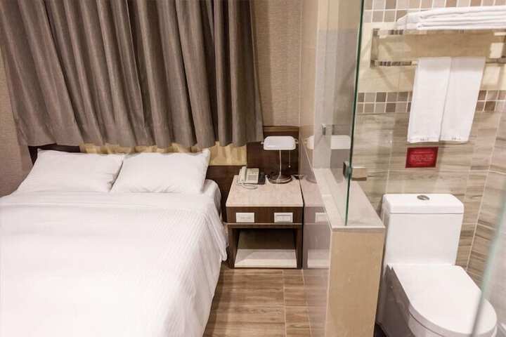 Room 26 of 61