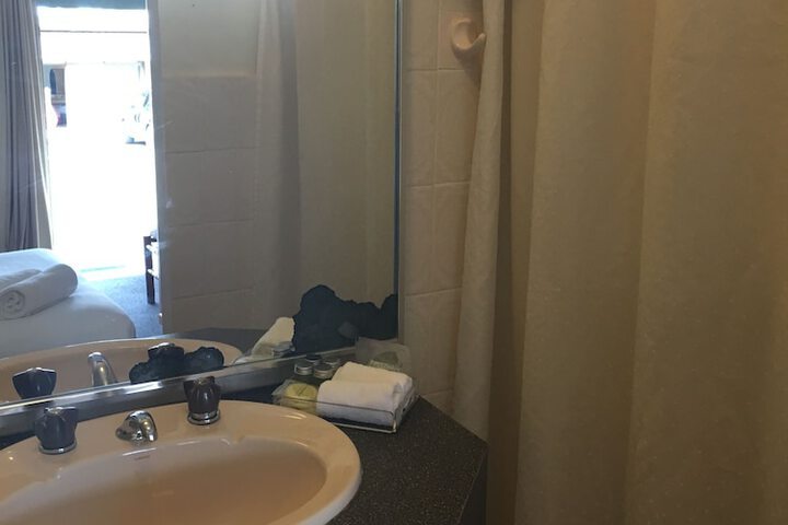 Room 32 of 57