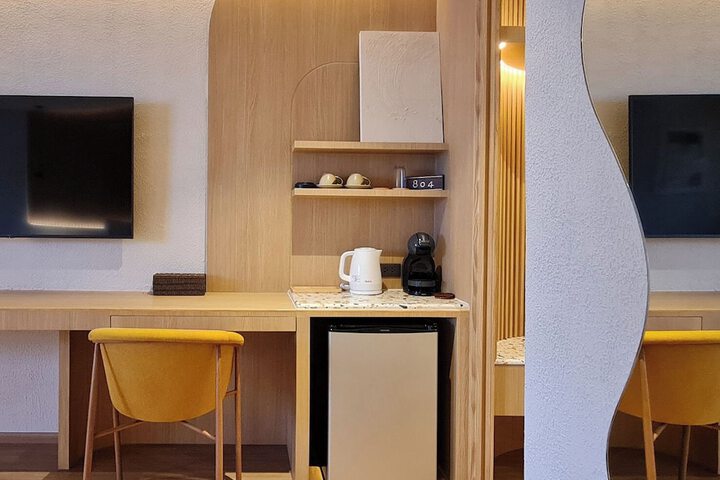 Room 13 of 142