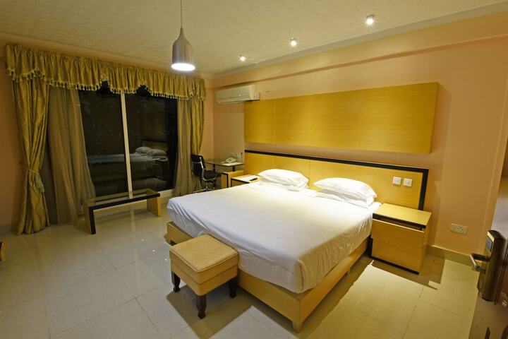 Room 27 of 53
