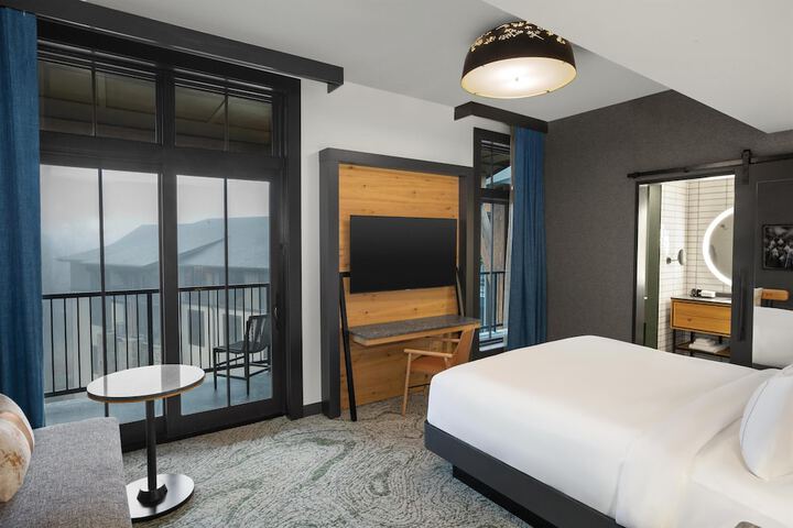 Room 38 of 223