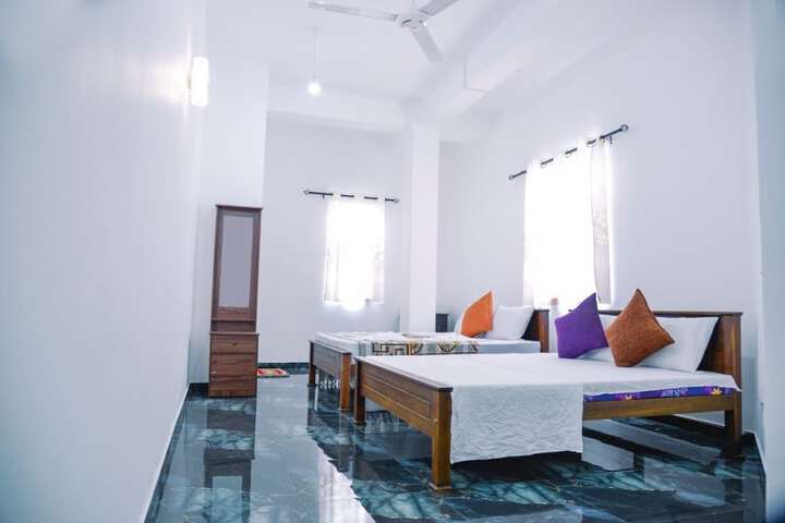 Room 13 of 47