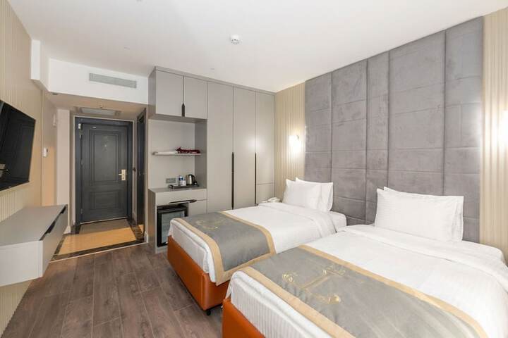 Room 30 of 74