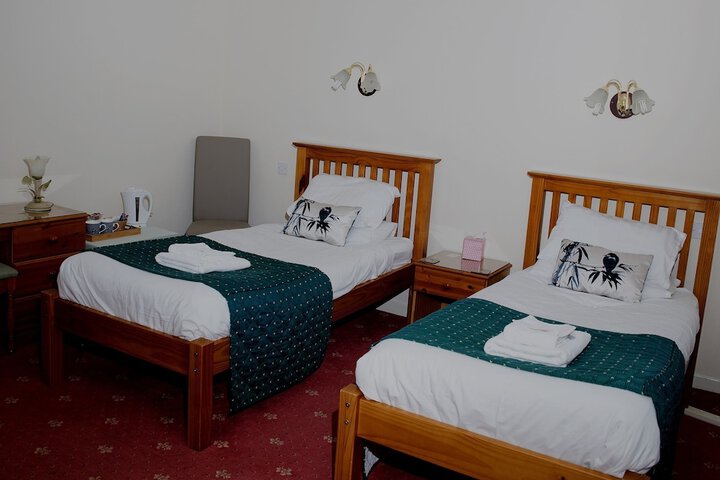 Room 3 of 16