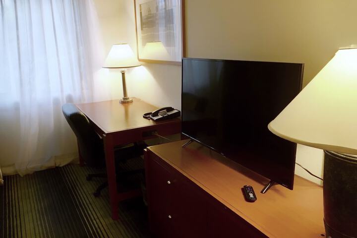 Room 7 of 32