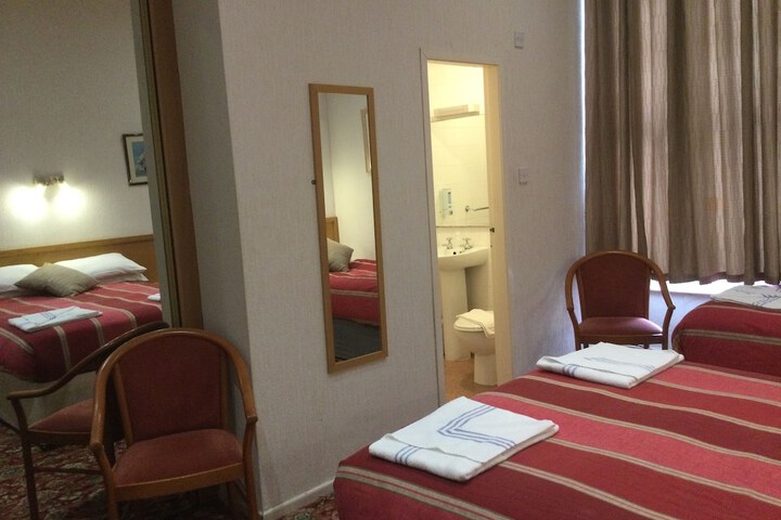 Room 76 of 170