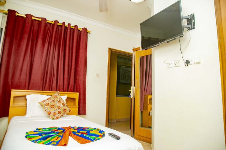Room 9 of 26