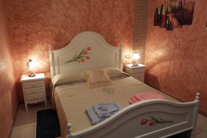 Room 3 of 28