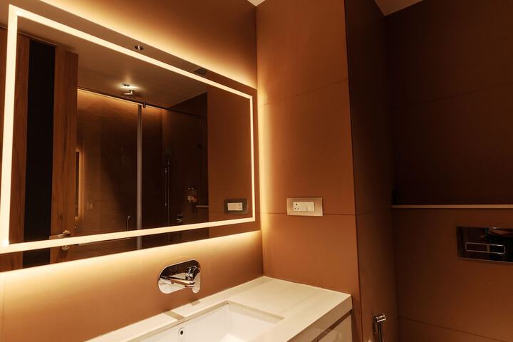 Room 13 of 18