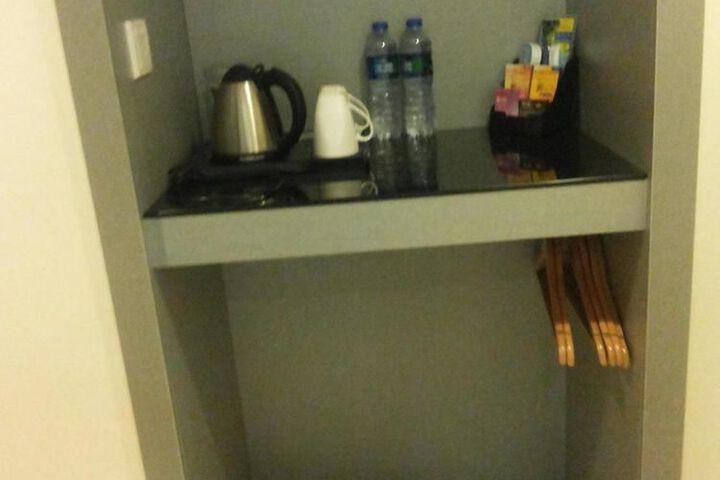 Room 70 of 79