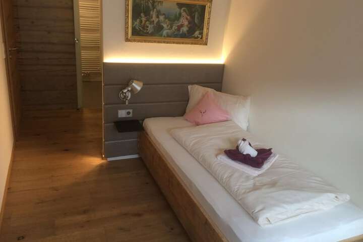 Room 16 of 63