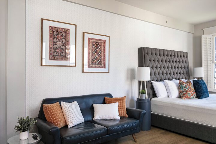 Room 45 of 200
