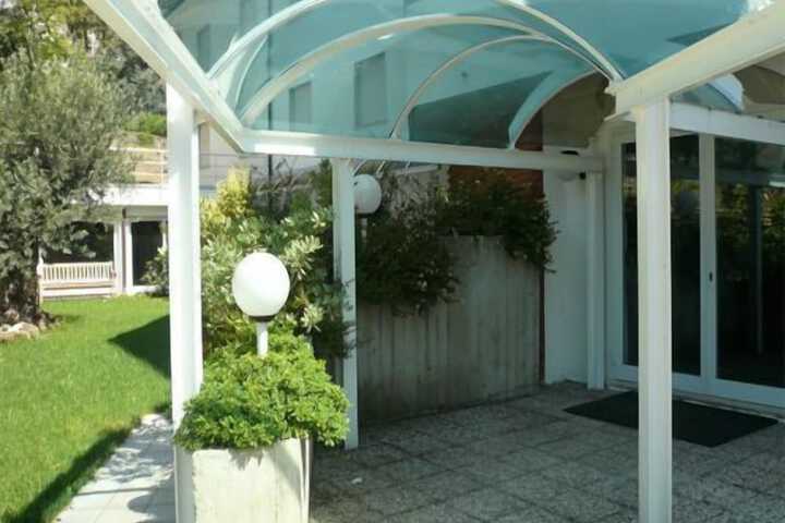 Hotel Entry