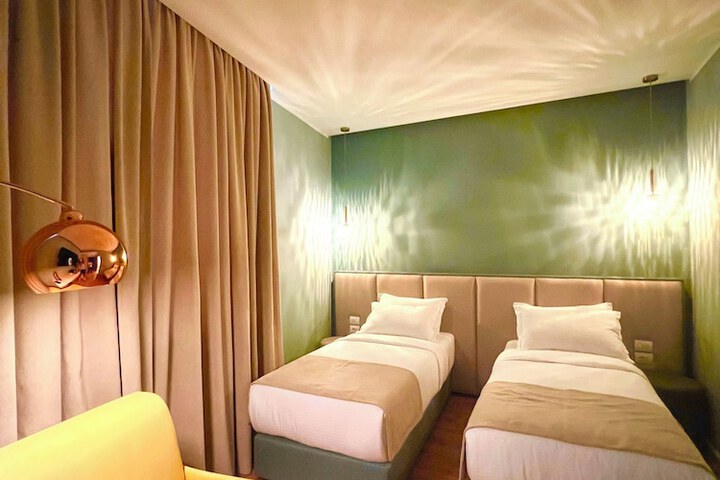 Room 13 of 26
