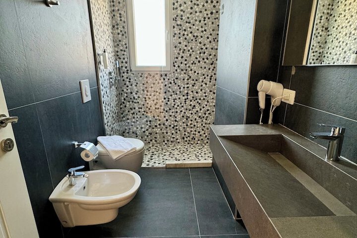 Room 115 of 191