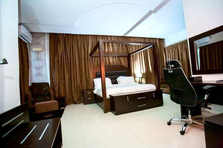 Room 3 of 25