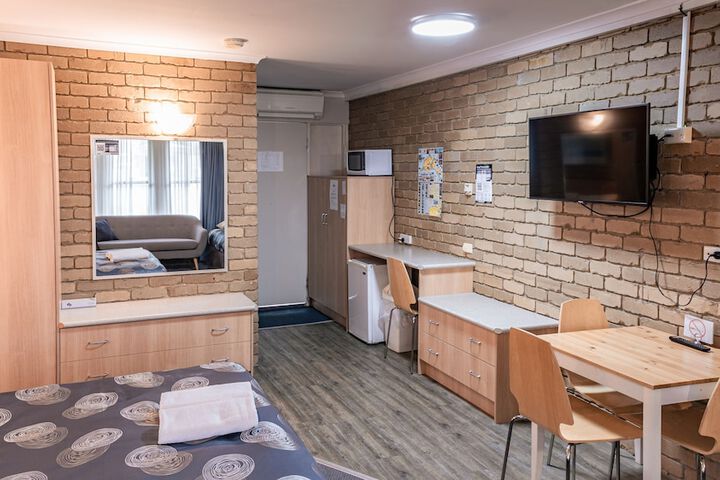 Room 28 of 45