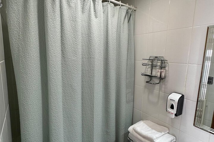 Room 22 of 32