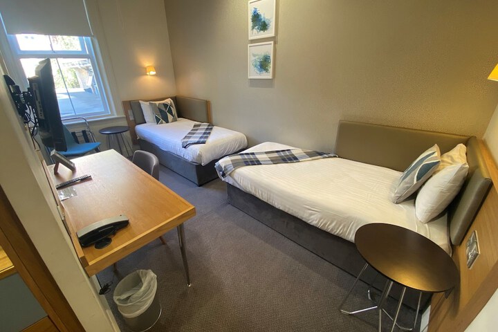 Room 15 of 51