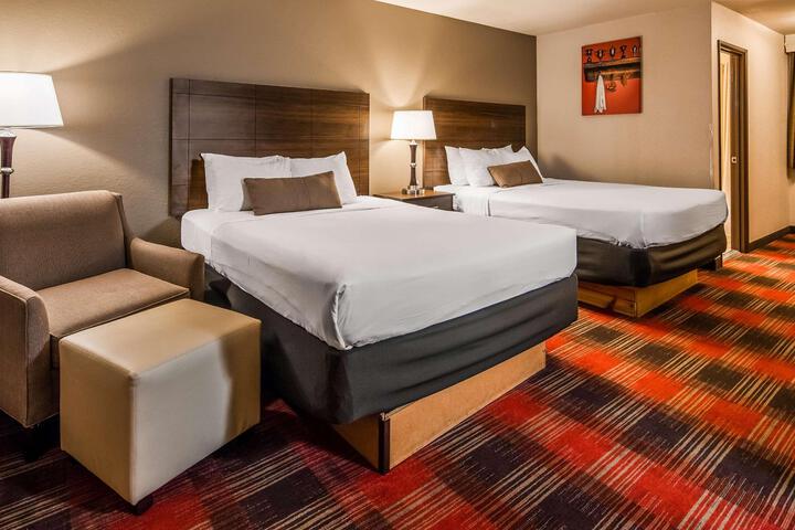 1 King Bed First Floor Microwave and Refrigerator WiFi Full Breakfast (19 of 26)